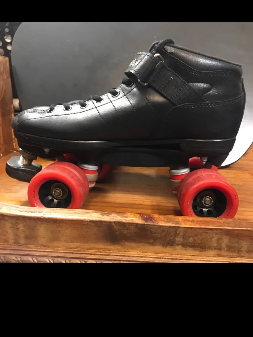 Riedel Men's Black Roller Skates with Red Wheels